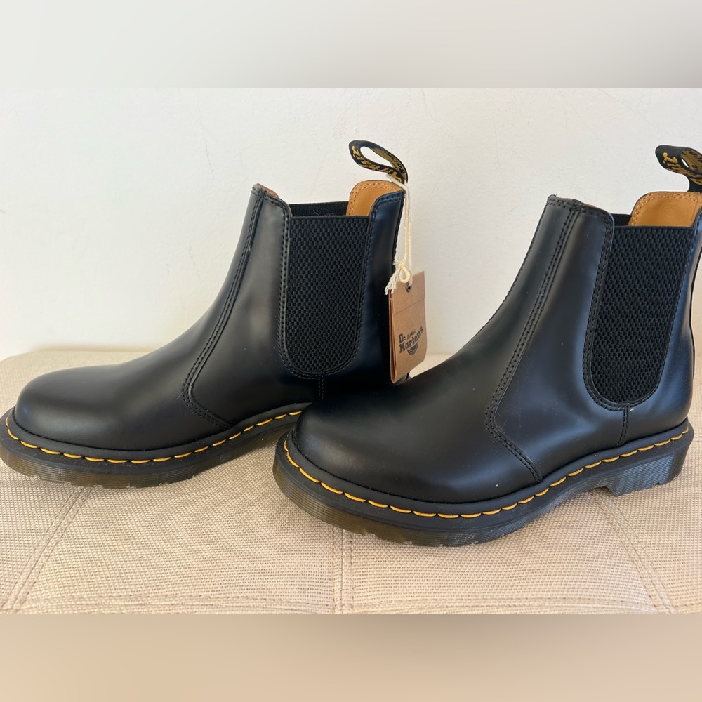 2976 WOMEN'S SMOOTH LEATHER CHELSEA BOOTS